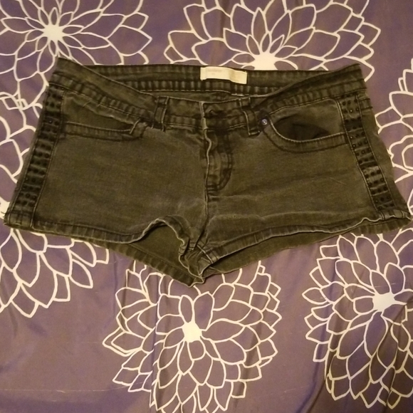 Studded black shorts - Picture 1 of 3